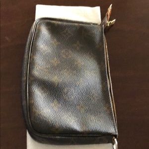 Louis Vuitton pochette accessories
